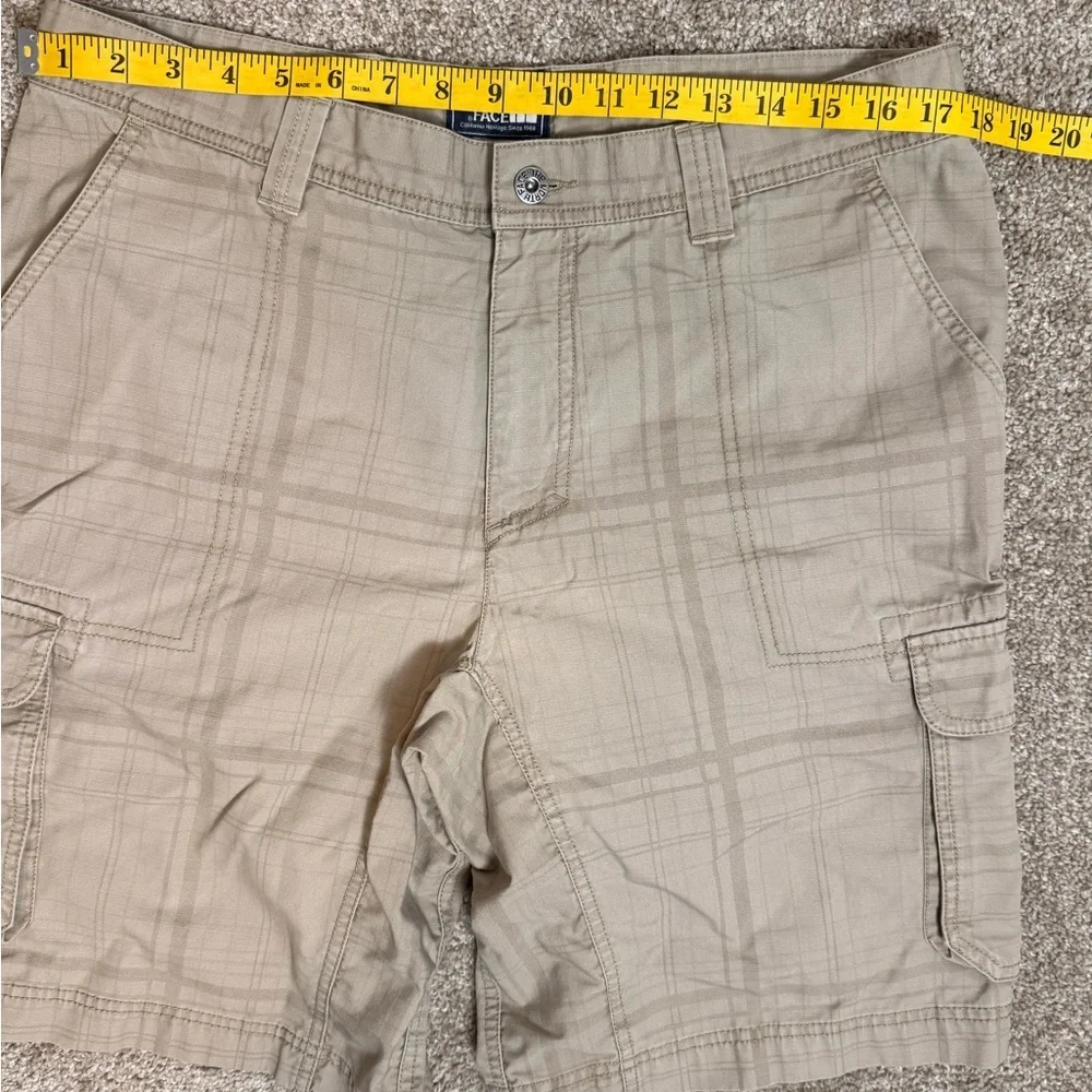 The North Face Men's Beige 36 Cargo Shorts